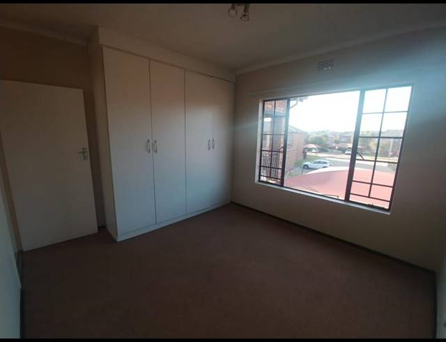 2 BEDROOM PROPERTY TO RENT IN SONNEVELD
